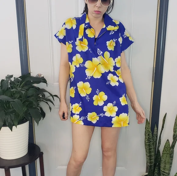 Vintage Hilo Hatties Hawaiian Shirt with Belt - Picture 4 of 6